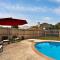 4 BR w/ Pool 10 min to Six flags, AT&T Stadium & Glode Life Park - غراند براري