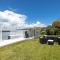 Coco Grove Oneroa - Luxe Escape with Spa Pool