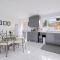 3 Bedroom House with Parking in Windsor - Family and Contractor friendly