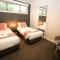 22 Riverside - برايت