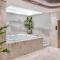 StoneTree - Paramount 3 BR - Infinity Pool - Dubai