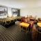Super 8 by Wyndham Shakopee