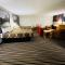 Super 8 by Wyndham Shakopee