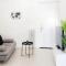 Bright Modern Apt View of the Acropolis 5 min walk - Atény