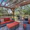 Luxury Savannah Retreat Heated Pool and Pet Friendly - Savannah