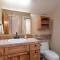 Huge Riverfront Deck, Walk Everywhere - Viking Lodge 100A condo