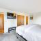 Groveland Home with Deck 2 Mi to Pine Mountain Lake