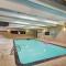 Modern with Hot Tub & Pool by Ski Country Resorts Modern with Hot Tub & Pool by Ski Country Resorts