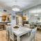 Oceanfront Elegance at AIP Resort - Franklintown