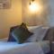Stunning 3-Bed Cottage Hot Tub Wi-Fi Parking