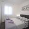 Apartments with a parking space Trogir - 22015