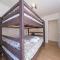 Bright cosy corner & free parking