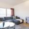 Bright cosy corner & free parking