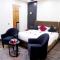 Elegant Executive Suite - 木尔坦