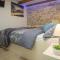 Old Center Cozy Room - Split