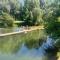 Ferienwohnung, 2 Zimmer, 4 bis 6 Personen, 67 qm, mit großem Balkon, entlang am Fluss, an der Aach, am Bodensee, nah am Naturschutzgebiet