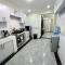 Naka Tranquil Suite with Ample Secure Parking