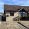 Riverside Bungalow - direct river access! Riverside Bungalow - direct river access!