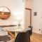 Stylish Flat Bisceglie M1