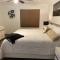 Relax in spacious Hoover condo - هوفر