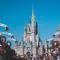 *Au Bord du Canal*Entre Paris et Disneyland
