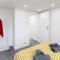 Open Mind Property - 6 Luxury Bedrooms with Free Parking