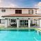 Prestigious Home with Pool - ميامي