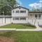 Cozy Cumberland ATL Home w Hot Tub