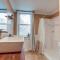 Comfy Bayonne Townhome about 11 Mi to NYC Attractions
