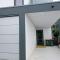 Brand NEW VIP Luxury 5/5 Star Beachside Escape