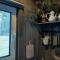 Mellene 1 bedroom house in nature & hot tube