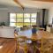 Charming Mid Century Bungalow- Entire home