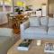 Charming Mid Century Bungalow- Entire home