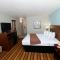 Rock Island Inn & Suites Marshalltown