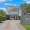 'Attiva' A Brisbane Gem with Pool and Private Patio - بريزبين