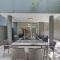 'Attiva' A Brisbane Gem with Pool and Private Patio - بريزبين