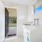 Bay Breeze - Easygoing Beachside Living for Families