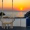 Α Peaceful Seafront Escape in Santorini- Sonus Mare