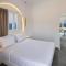 Α Peaceful Seafront Escape in Santorini- Sonus Mare