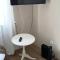 2x Monteurwohnung 1x 2 kleine Einzelzimmer 1x Doppelbett und Schlafcouch im Wohnbereich