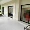 Private Modern Condo by Jac Beach