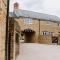 The Loft in Sherborne: central with parking - Sherborne