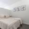 Seattle Lux 1 bd Apartment- Rooftop, WiFi, Pet Friendly