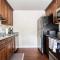 Spacious Kenmore Apartment- King Bed, Queen Bed, Fast Wifi Spacious Kenmore Apartment- King Bed, Queen Bed, Fast Wifi