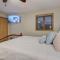Stephs Waterfront Retreat Sunset Cove 303