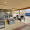 Spacious California Oasis Patio, Fireplace and Pool