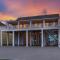 New! Luxurious 3 Bed Sleeps 12 Epic Views Wow - Crystal Beach