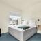 Central Guest House - Bedroom with en suite Bathroom