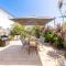Bel Air, 8A Ocean Ave - pet friendly, water views and air con
