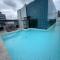 Flat - Boa Viagem para até 5 pessoas, andar ALTO vista Mar, Piscina, Wifi 500Mbps,